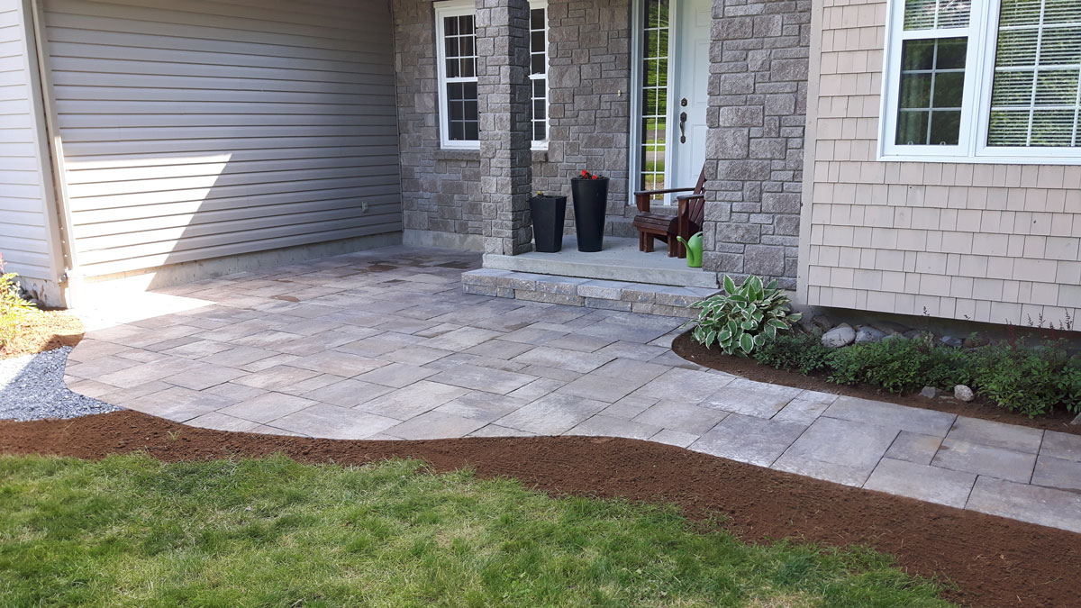 Yards Apart landscaping of Pepper Creek, Fredericton: photo 1